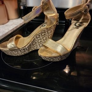 Size 6 Guess shoe